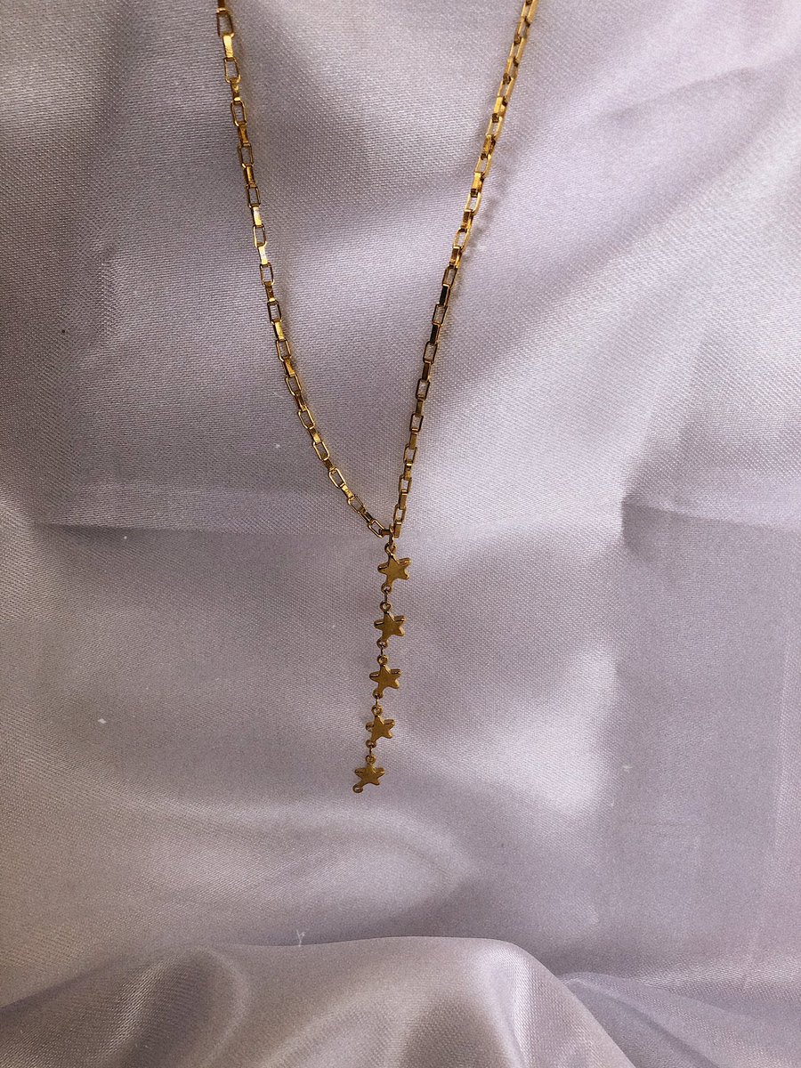 Valeria_Caldern's tweet photo. RIFA Twittera eh 😅💕
En Instagram sale como “Only.oliviacr vayan a seguirme y entre todos los RT voy a sacar dos ganadores 🌟 
Si sale hombre puede elegir entre cualquier accesorio de la página para el 💓💓💓
Gracias los quiero mucho 🥰 jajaja https://t.co/OMt0LbUih9
