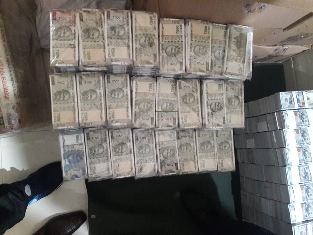 AshutoshGhazal's tweet photo. The #IndianArmy jawan who is the kingpin of the Pune fake currency racket is Shaikh Aleem Gulab Khan from Bombay Sappers, a regiment of the Corps of Engineers. Some others are Taufil Ahmed Mohammed Isaq Khan, Abdul Ghani Rahmatullah Khan, Abdul Rehman Abdul Ghani Khan etc. https://t.co/5qcBWulSOq