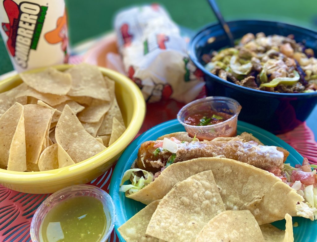 MediaMelanie's tweet photo. Some #clientlove, 'Yeah Just Because' (if you know, you know 😉). 🌮🌯 Head over and FOLLOW @SombreroMexican, and stop in if you're in the #SanDiego area. 

#SombreroFix 
#songreferences 
#Mexicanfood
#burrito
#fishtaco
#chipsandsalsa 
@91X 
#socialmedia
@blink182 | #Josie https://t.co/2PsnyL6HS6