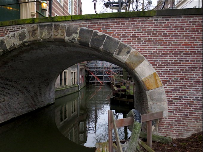 #raad030 praat op di-avond 16 juni (20.00u) over een plan voor het herstel van de werven, wal- en kluismuren. Woon je aan de gracht? Of ben je belanghebbende? We horen graag suggesties! Praat (digitaal) mee, aanmelden 👉direc.to/ehiD Meer info: direc.to/ehjX