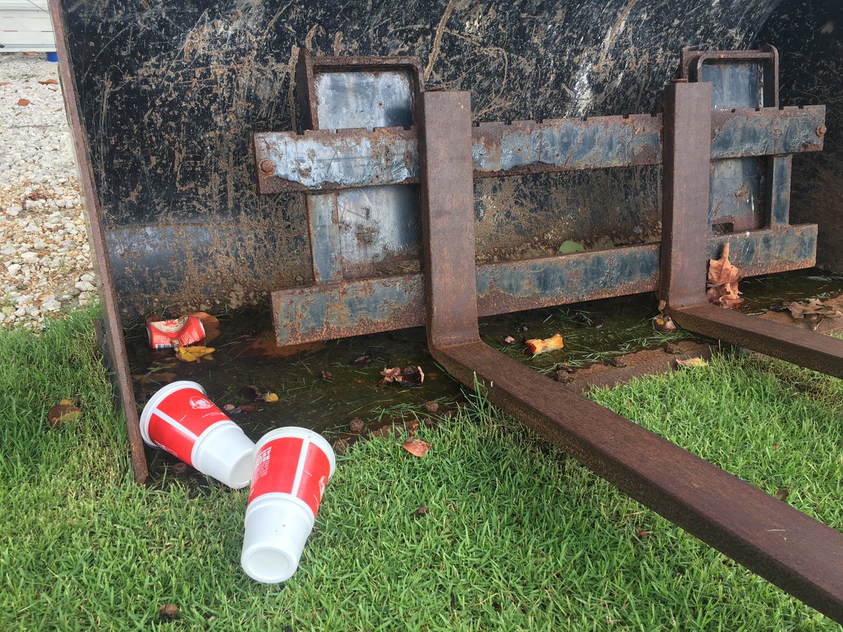 FriendsofPB_'s tweet image. Finding more and more litter these days since beaches have opened. Pick up after yourselves please, especially during #turtlenesting season! 🐢❤️🌊 #litter #beachcleaning #palmbeach
