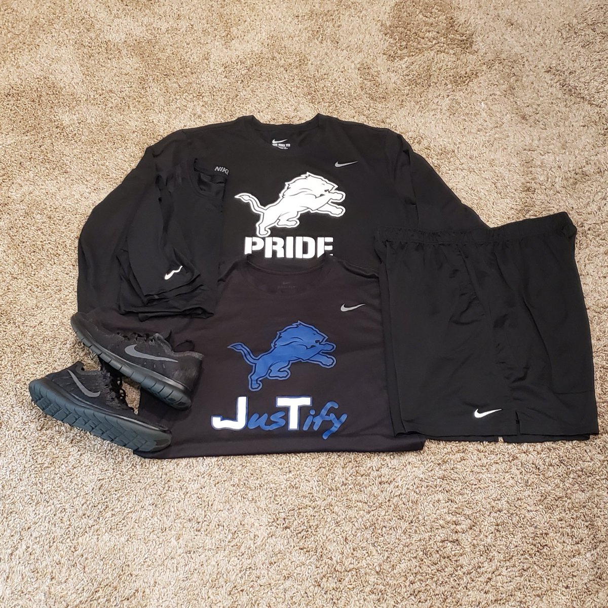 RicklanHolmes's tweet photo. All Black Wednesday
#TeamNikeModel✔️
@Nike @BSNSPORTS https://t.co/UKFVon5RMD