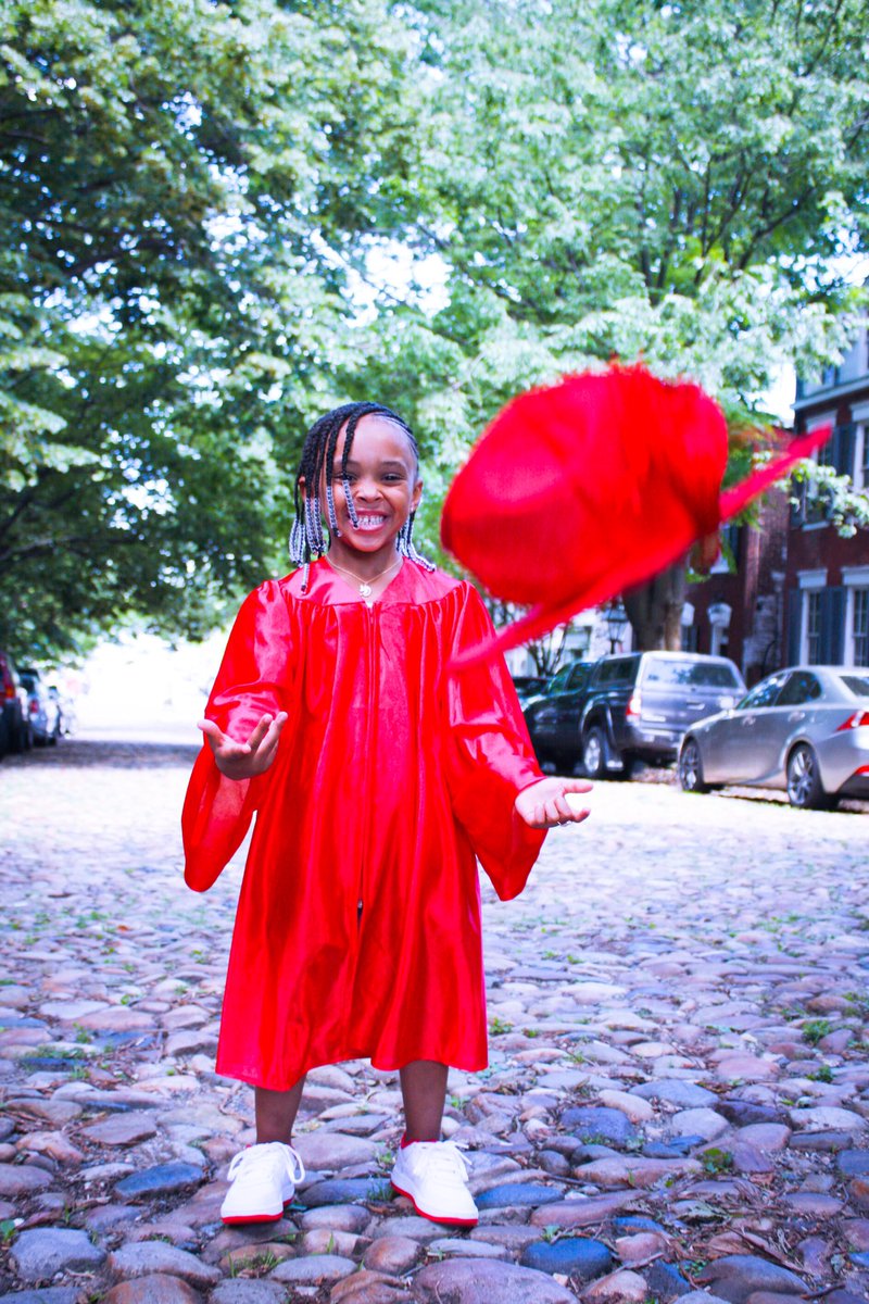 bripixstudios's tweet photo. #kindergarten2020
#kindergartenlife
#classof2032
#capandgown
#flyingintokindergarten
#kindergartenhereshecomes
#dmvphotographer
#worldwidephotographer
#worldwidephotos
#travelphotographer
#younameit
#ishootit
#canoncamera
#canon40d
#bripix
#bripixstudios https://t.co/aTw47KY4sC