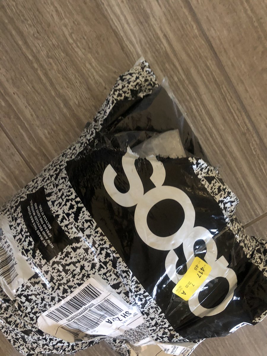 Nadyenka's tweet photo. @ASOS my last 2 pkgs came like this. How am I supposed to return anything based on these conditions?? https://t.co/RwBNtQb56p