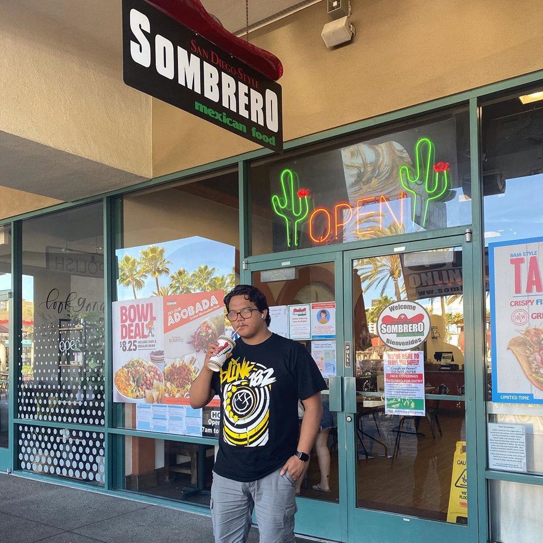 SombreroMexican's tweet photo. Shout-out to Sombrero (and @blink182) fan, @orintheus! We are so grateful for all of our loyal customers and employees. THANK YOU! โโฃ๏ธ
๐ธ: @orintheus โ#sombrerofix #josie #yeahjustbecause @markhoppus @tomdelonge @travisbarker #blink182 #lyricreference #songreferences #lyrics https://t.co/9jdm3JIAPV