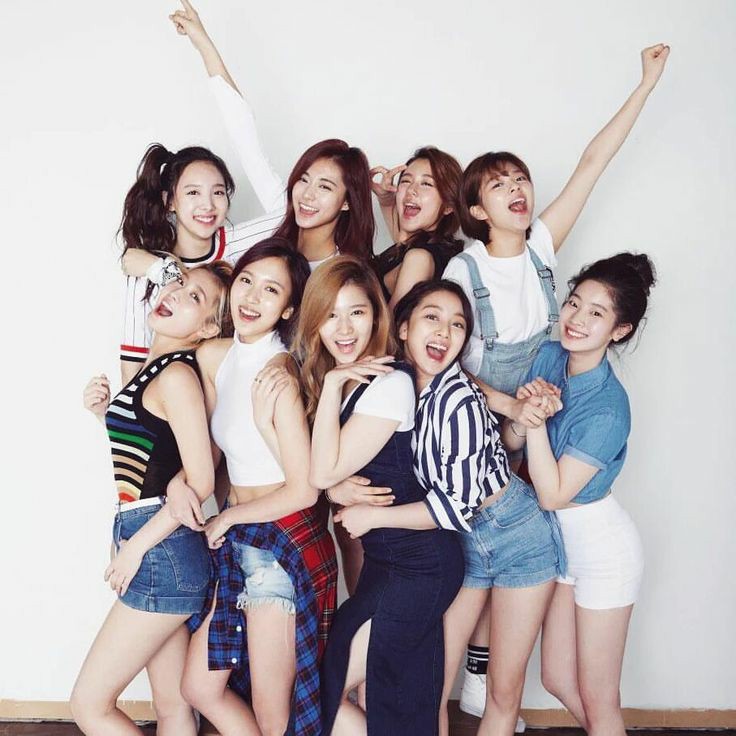 Твайс 2023. Кпоп группа твайс. Группа twice участницы. Группа твайс участницы. Food price twice last year grow.