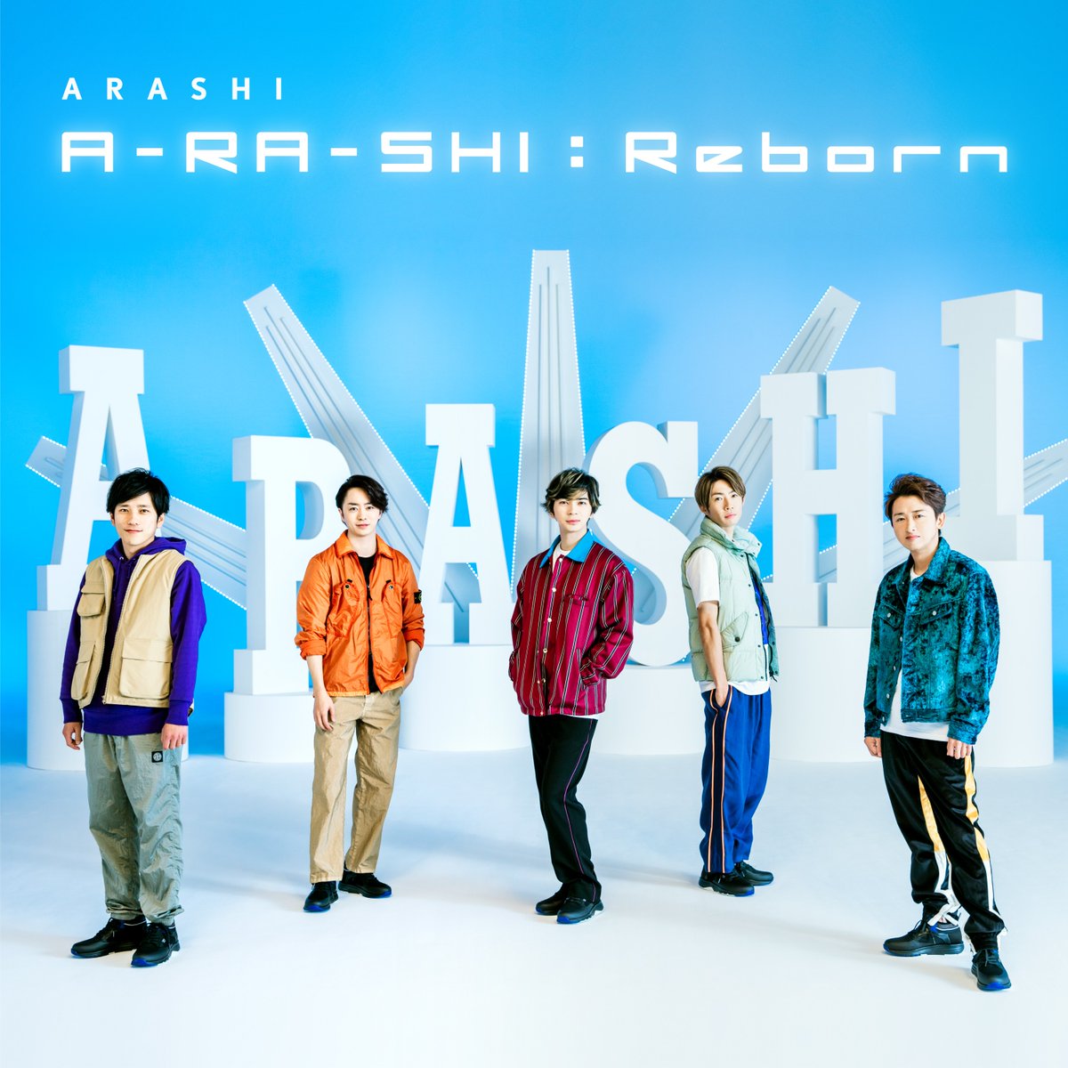 🗣️Heads up! You've got one more chance to catch this amazing #WeAreOne moment with legendary J-pop boy band <a href="/arashi5official/">ARASHI</a>. Tune in now before it's too late: bit.ly/2AR2YD6