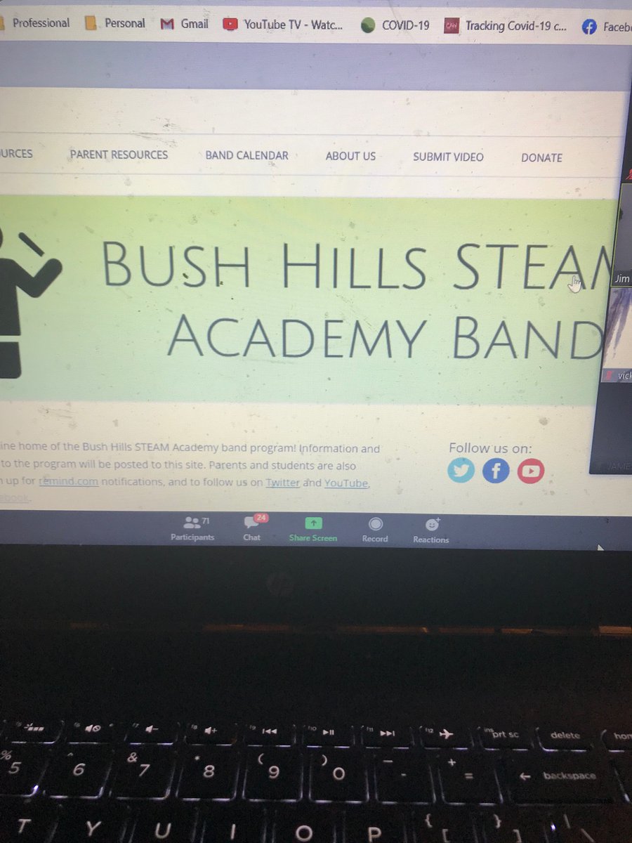 MediaOnaMission's tweet photo. Where else can you eat great food, shop virtual vendors, and participate in some of the best PD offered... @bhamcityschools @4professional1s @SNHill_educator @sandrapickens7 #E-2020Experience 

Yup, I’m Learning to Create websites and chew at the same time! https://t.co/W9uYHFG1SQ