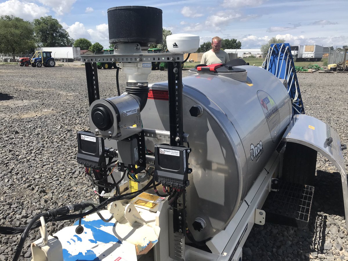 RDOErinH's tweet photo. Spent some time with the @SmartGuided folks working on refining our demo sprayer. Find out more about the system and try it out by calling your RDO store. #RDODoesThat https://t.co/WkAfJFzBO0