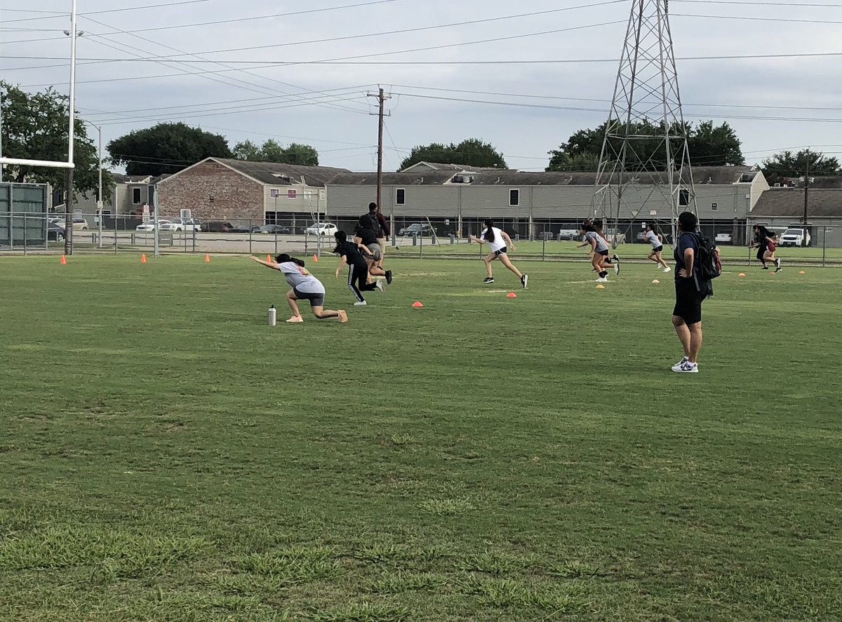 NHS_Raiders1's tweet photo. Great first day of SAC and SSI today. We are proud of all of our coaches and players who showed up and got 1% better. We will continue to improve tomorrow and build a solid foundation across all sports. Big thanks to our Athletic Administration team for all their support. #RIDE https://t.co/fTP74jcxEI