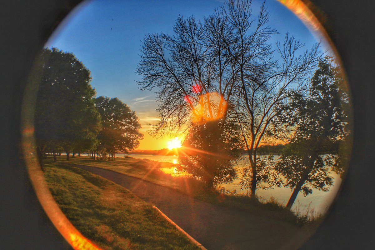 MissSassy_81's tweet image. A few older ones. #sunsets #cameraplay