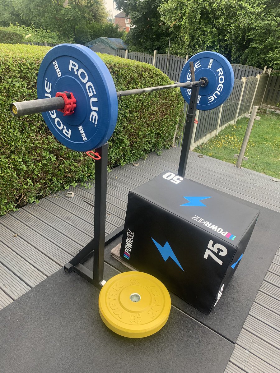PtRed23's tweet photo. #Germanvolumetraining going down this afternoon=Muscle mass⬆️ 💪🏻#lockdown #workout #momentum #motivation #humpday #sheffield #sheffieldissuper #powrup https://t.co/9b9QyqGPBU