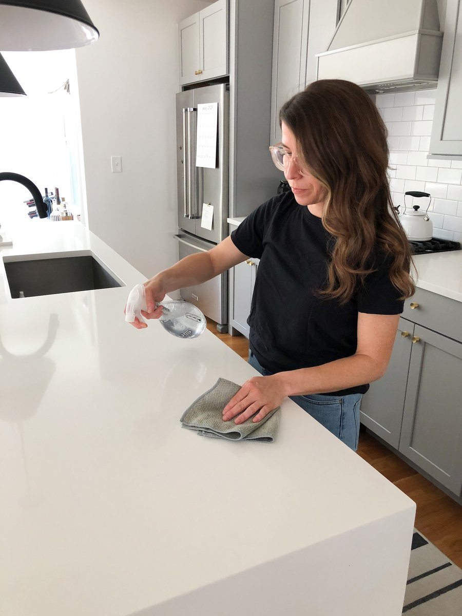 5 Ways to Keep Your House Tidy &amp; Clean with <a href="/jawscleaners/">JAWS Cleaners</a> is on the blog today! ohidesignstudio.com/5-ways-i-keep-…