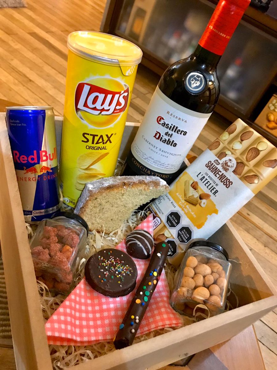felipevalle_'s tweet photo. ¡Hola! ¿Les conté que estoy haciendo cajitas de regalo para el #DíaDelPapá? 🎁Tengo 3 opciones con distintos precios, con envío a domicilio en Viña y alrededores 😊 agradecería su rt o like para difundir mi pequeño emprendimiento 🎈
https://t.co/fmfm5PpoNU https://t.co/JQjcxCIpFa