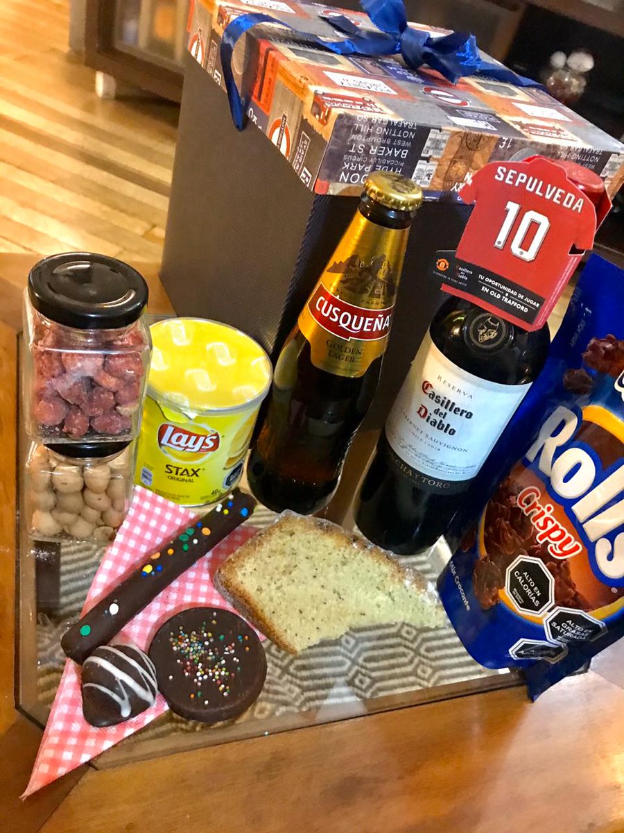 felipevalle_'s tweet photo. ¡Hola! ¿Les conté que estoy haciendo cajitas de regalo para el #DíaDelPapá? 🎁Tengo 3 opciones con distintos precios, con envío a domicilio en Viña y alrededores 😊 agradecería su rt o like para difundir mi pequeño emprendimiento 🎈
https://t.co/fmfm5PpoNU https://t.co/JQjcxCIpFa