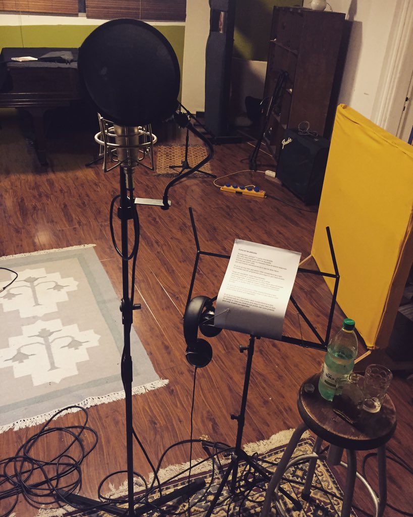 gonzalozipitria's tweet photo. Sigo trabajando en mis nuevas canciones, que ansiedad mamita querida 😱 esto fue ayer grabando voces en #SeptimoPiso https://t.co/2rNDyXQpsU