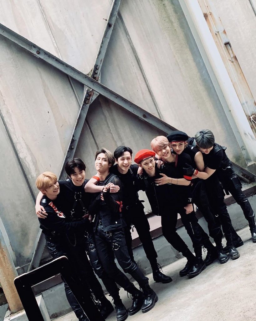 Ffc_not_Bhc's tweet photo. I can't stop being happy❤❤😭😭
THANK YOU FOR TODAY...WE LOVE YOU SO MUCH @Stray_Kids
.
.
.
#FindingSKZ_Godedition #FindingStrayKids #FindingSKZ ♥❤ https://t.co/N2zJmsdeCF