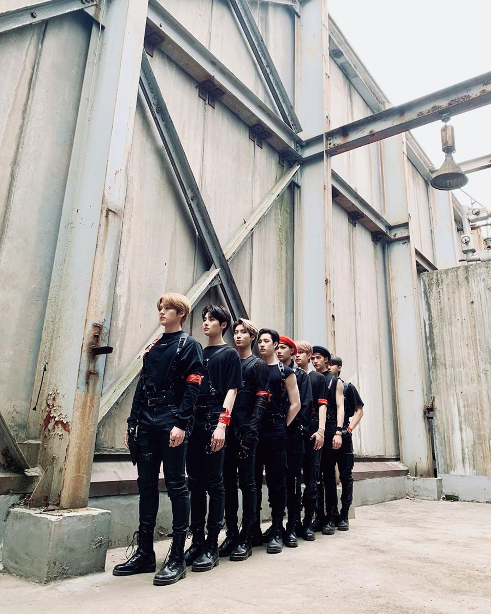 jeanzhannie's tweet photo. finding skz                         finding skz
   teaser                               episodes https://t.co/cnXUTJ18xP