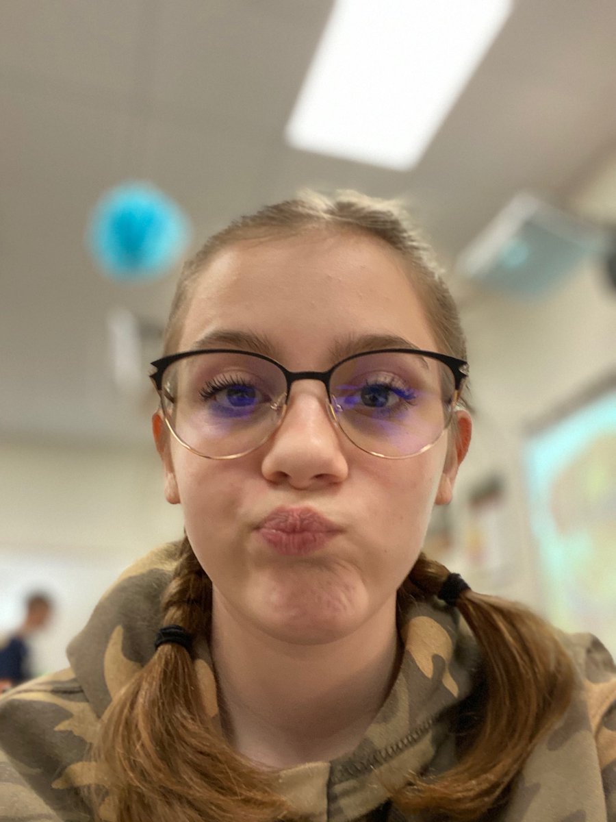 10JMichelleJ10's tweet photo. And just like that, this beautiful girl is 13 years old! She’s officially taller than me and her attitude is much bigger than mine ever was. But, even though she’s a pain in my butt, I wouldn’t trade this one for the world. 💕💕 Happy Birthday Haydin Marie! https://t.co/fFGqw2Ok47