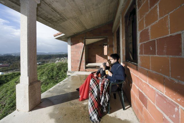MaltratoPaisaxe's tweet photo. GALICIA XA ESTIVO PRESENTE NA BIENAL DE VENECIA 
En 2016 o colectivo de arquitectas “Cadelas Verdes” presentaron estas fotografías sobre a #Spanishdream galega 
2/2 

https://t.co/fdYUAAolBt
@pgsarria @AnaGarc92617021 @Turgalicia @Turvegal @CNTravelerSpain #BienaldeVenecia https://t.co/TfA4QCHej4
