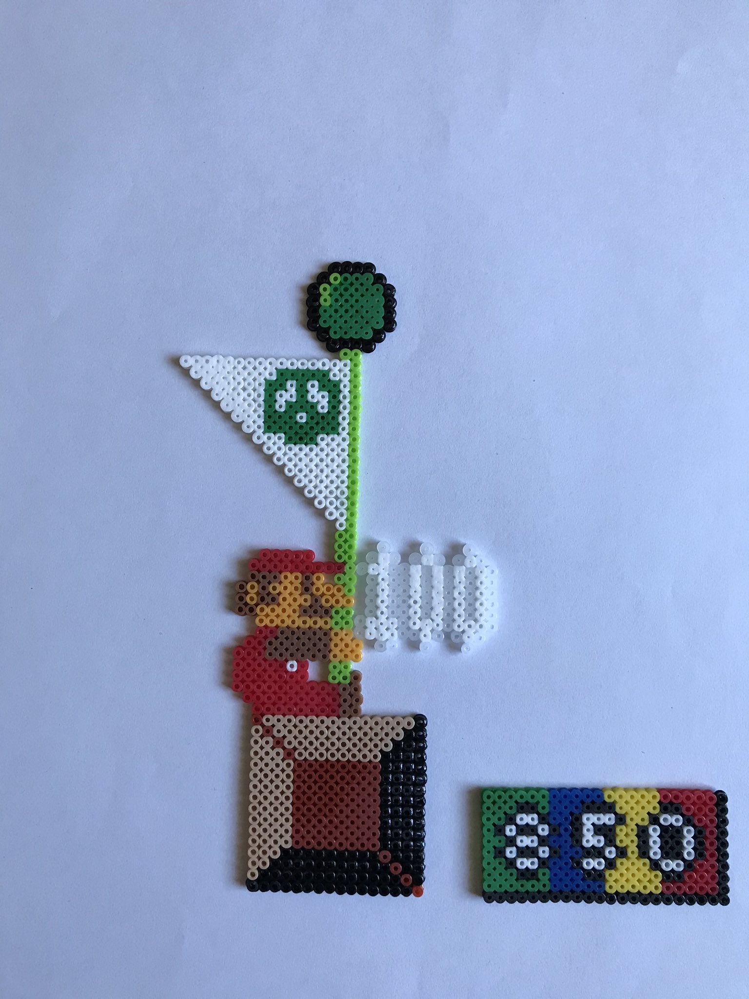 はちこまる こんばんは スーパーマリオブラザーズからゴールポールとマリオ作りました 作品100up目です 皆様のいいねやリツイートなどが楽しみになっているのは間違いありません いつもありがとうございます ぼちぼちやりますので よろしくお願いし