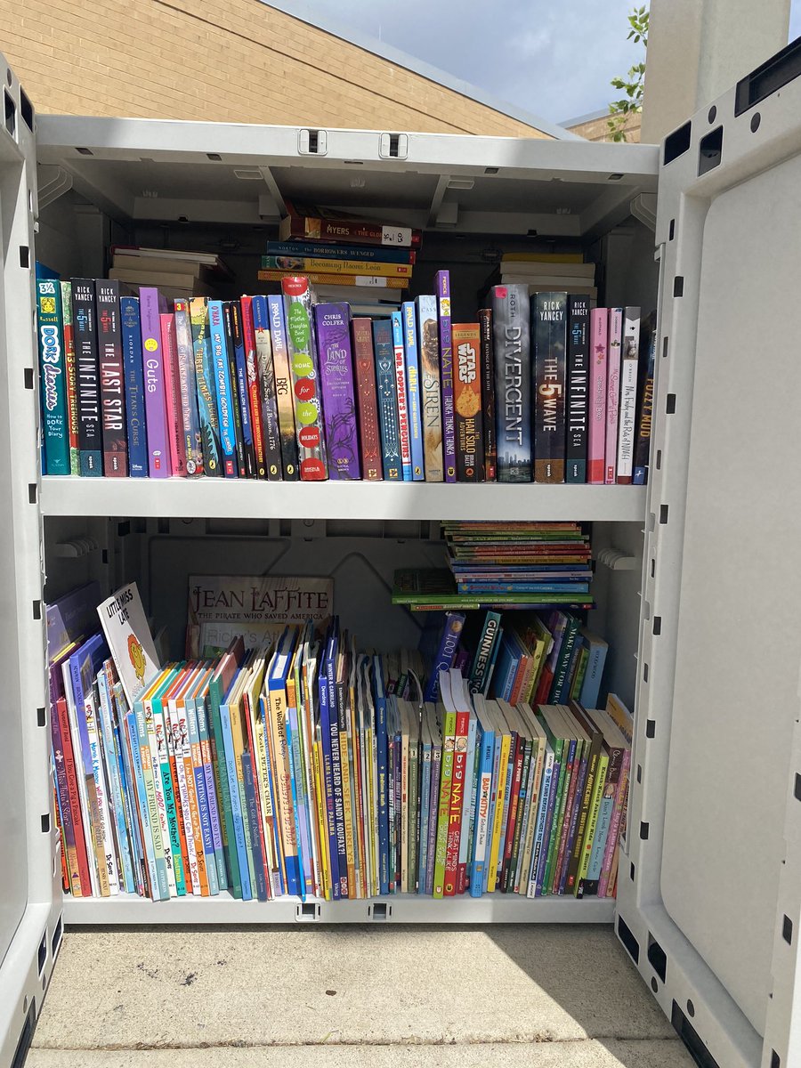 KenmoreLibrary's tweet photo. Kenmore is now a book distribution site! Stop by Kenmore to check out our grab-n-go book cabinet. Stay tuned for more information about where you can drop off donations for the cabinet. #APSLibrariesWorking4You https://t.co/YtBAXVOapu