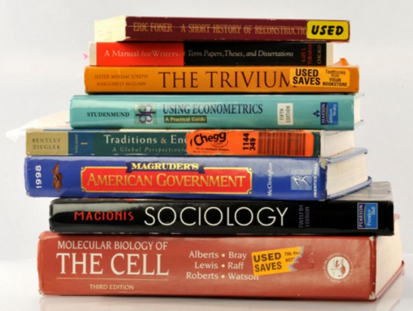 ucsdbookstore's tweet photo. The Spring Quarter book rental return deadline has been
extended to June 26, 2020.

You may return your books back to the Bookstore.
We have a special window service at our Price Center Plaza entrance, just to the right of our entrance doors.
Window hours are M - F, 9am - 4pm. https://t.co/tdb7Fjc2z3
