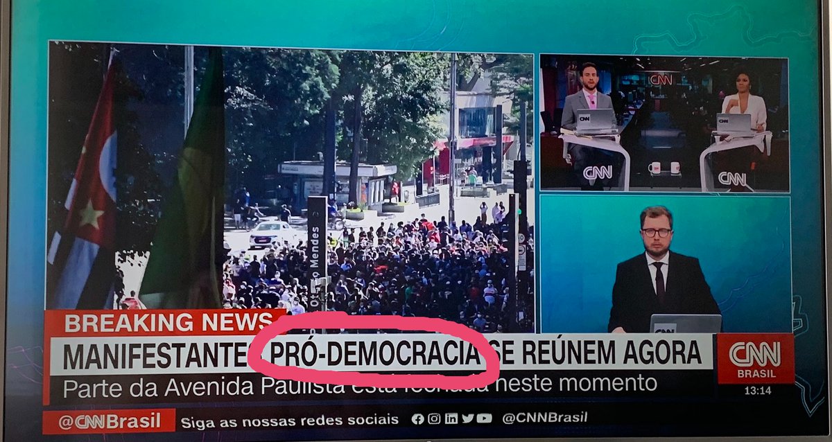 oiluiz's tweet photo. deve ser só coincidência https://t.co/hinMRX8Izc