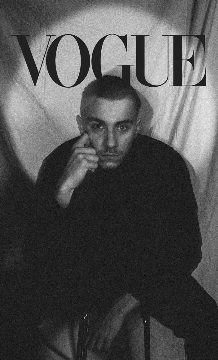 flavienbaudoin's tweet photo. Mon #VogueChallenge  avec mes photos 🙃🙃 https://t.co/6tQzSxrAos