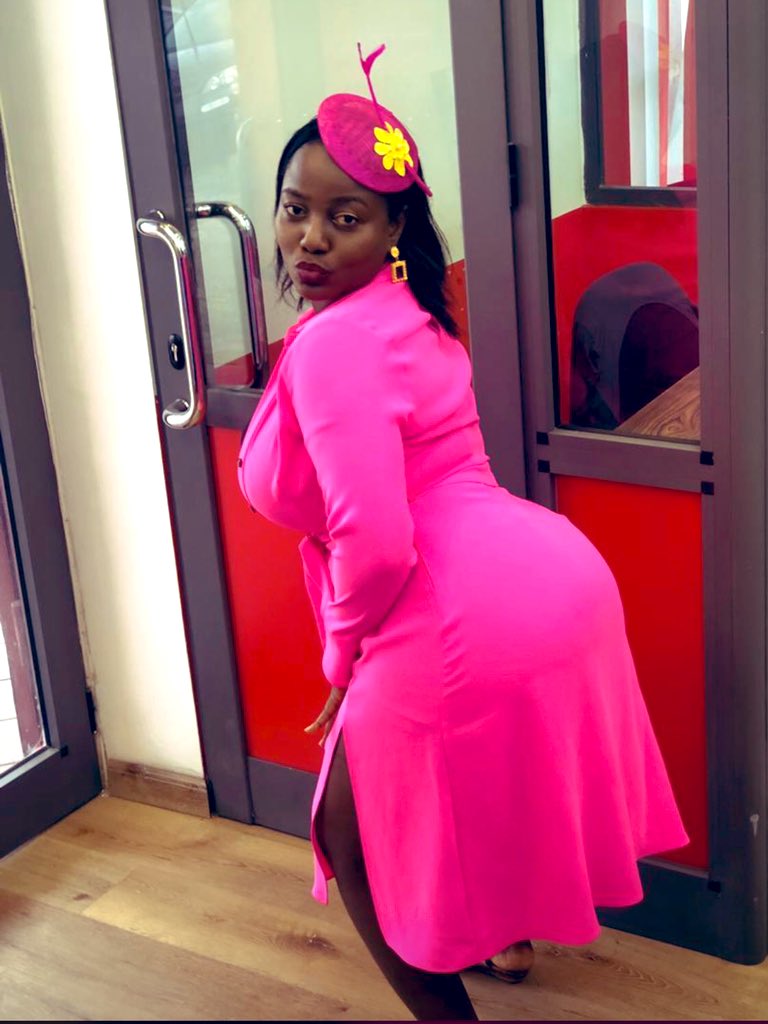 miss_morkor's tweet photo. #putyourbackinit birthday loading 🤭🤭🤭 https://t.co/0iRq2hH4DL