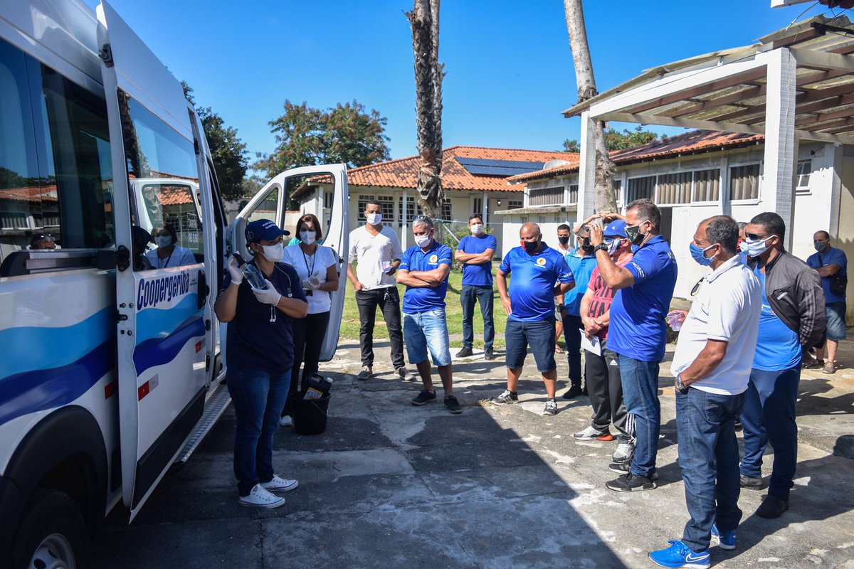 prefbuzios's tweet photo. Aconteceu na última terça-feira (09/06), na Escola M. Prof. Darcy Ribeiro, a segunda etapa do curso “Protocolo de medidas sanitárias para a segurança no transporte de passageiros durante a COVID-19”, realizado pela Vigilância em Saúde de Búzios.

#prefeituradebuzios #buzios https://t.co/wRRpyhonVe