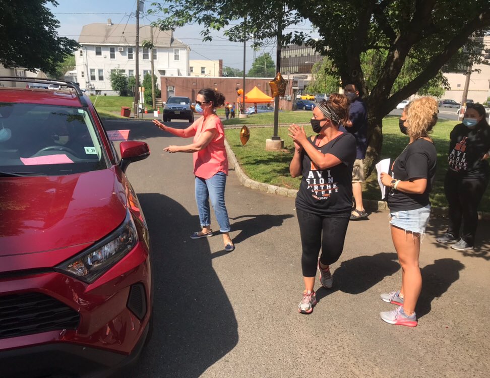 LPSPhotos1722's tweet photo. Distribution days are just getting started at @LHS_NJ! Seniors make sure to get here at your scheduled times for your caps and gowns and goodie bags! #LHS2020Grads #LindenCelebrates @ClearyLPS https://t.co/lvR6YQypHM