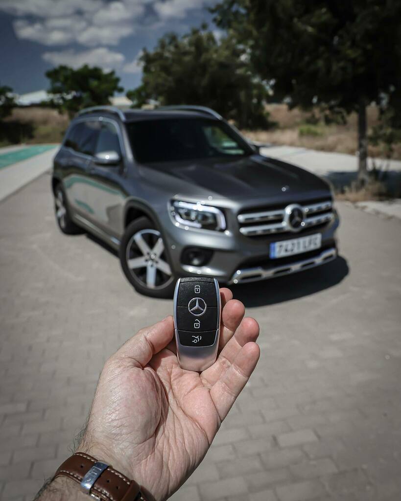Manelori's tweet photo. Haz todo lo que esté en tu mano... 😉
•
@mbenzespana @mercedesbenz #GLB #mercedesglb #suv #4matic #mercedessuv  #mercedesfans #mbsocialcar #mbphoto #mbphotopass #mbphotocredit #mercedes #mercedesbenz #dreamcar #thebestornothing https://t.co/HG0bRER2bV https://t.co/SZ3IbCSWuZ