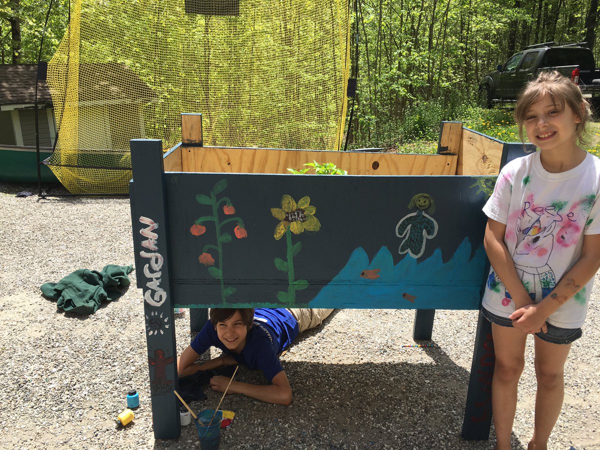 gove_rebecca's tweet image. Brother and sister painting planters #hcslearns #cvsdvt #cvsdstrong #artathome