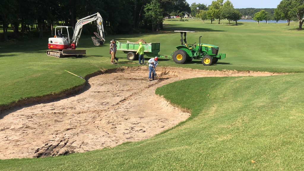 We have mobilized on the Lakes nine bunkers thanks to G6 Construction.  It’s a wonder this one drained at all with over a foot of sand at the bottom!  Going back in with Better Billy Bunkers and Arkansas White Sand