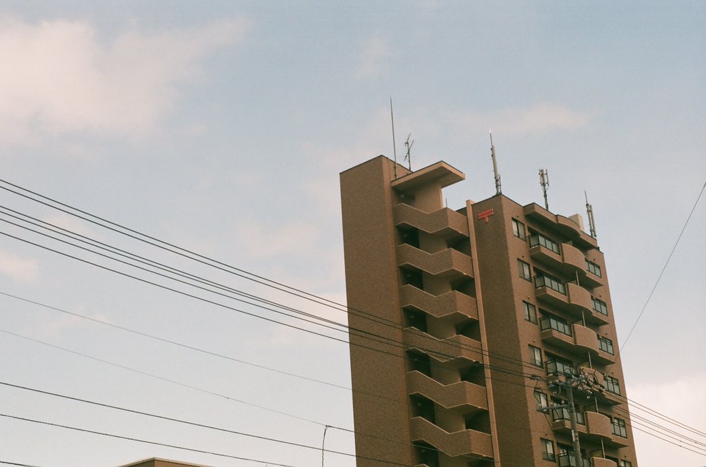 silvermemi's tweet photo. 삿포로에서 찍은 사진
#삿포로 #Sapporo #札幌市 #필름사진 #필름카메라 #filmphoto #film #도시 #건물 https://t.co/m7BMDGswFB