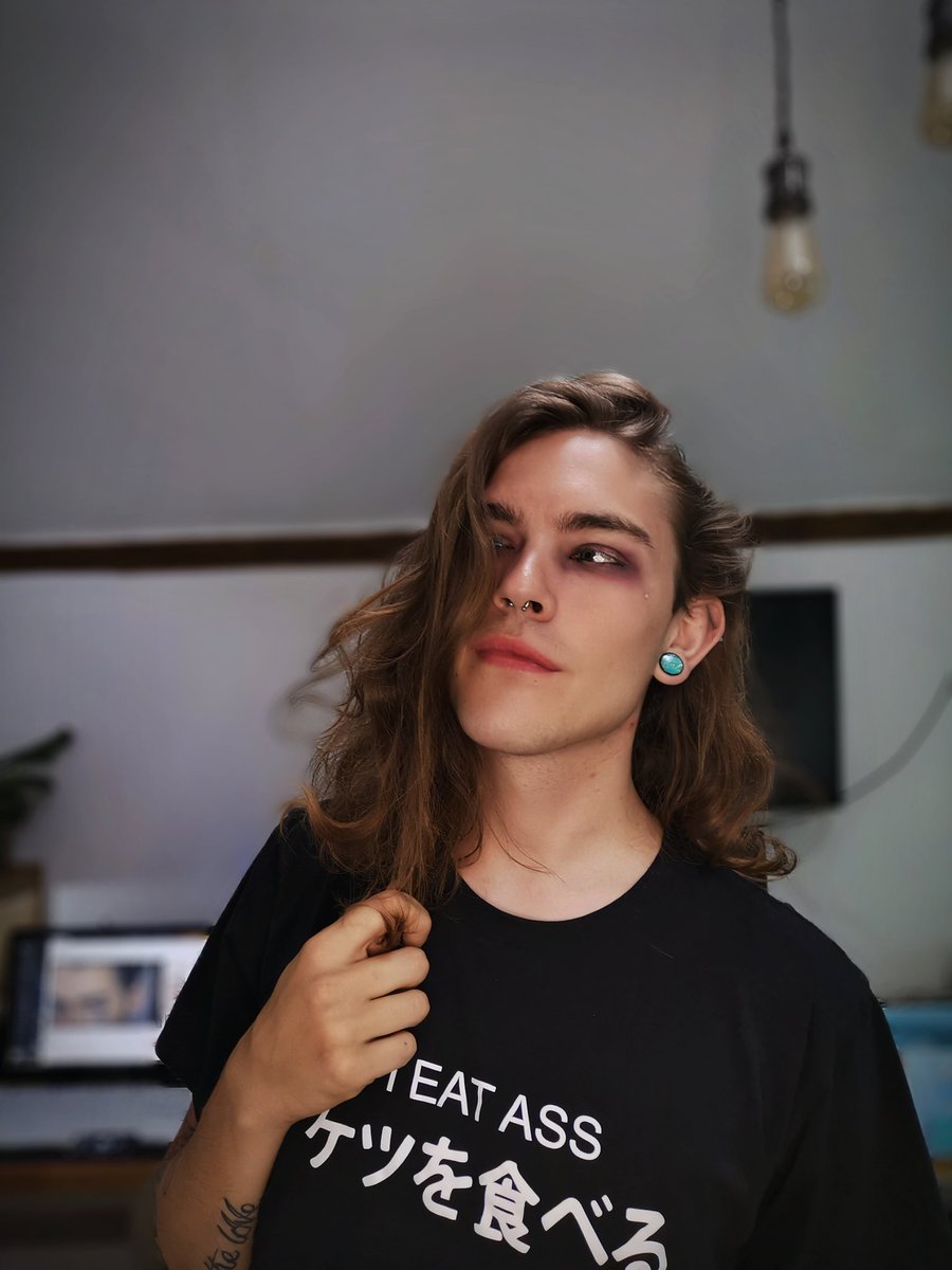 kaiwiinter's tweet photo. Your friendly neighbourhood androgynous demon coming at you with the onlyfans, only $5!!! https://t.co/tV6vHkGXiW https://t.co/Jti3uWjotw