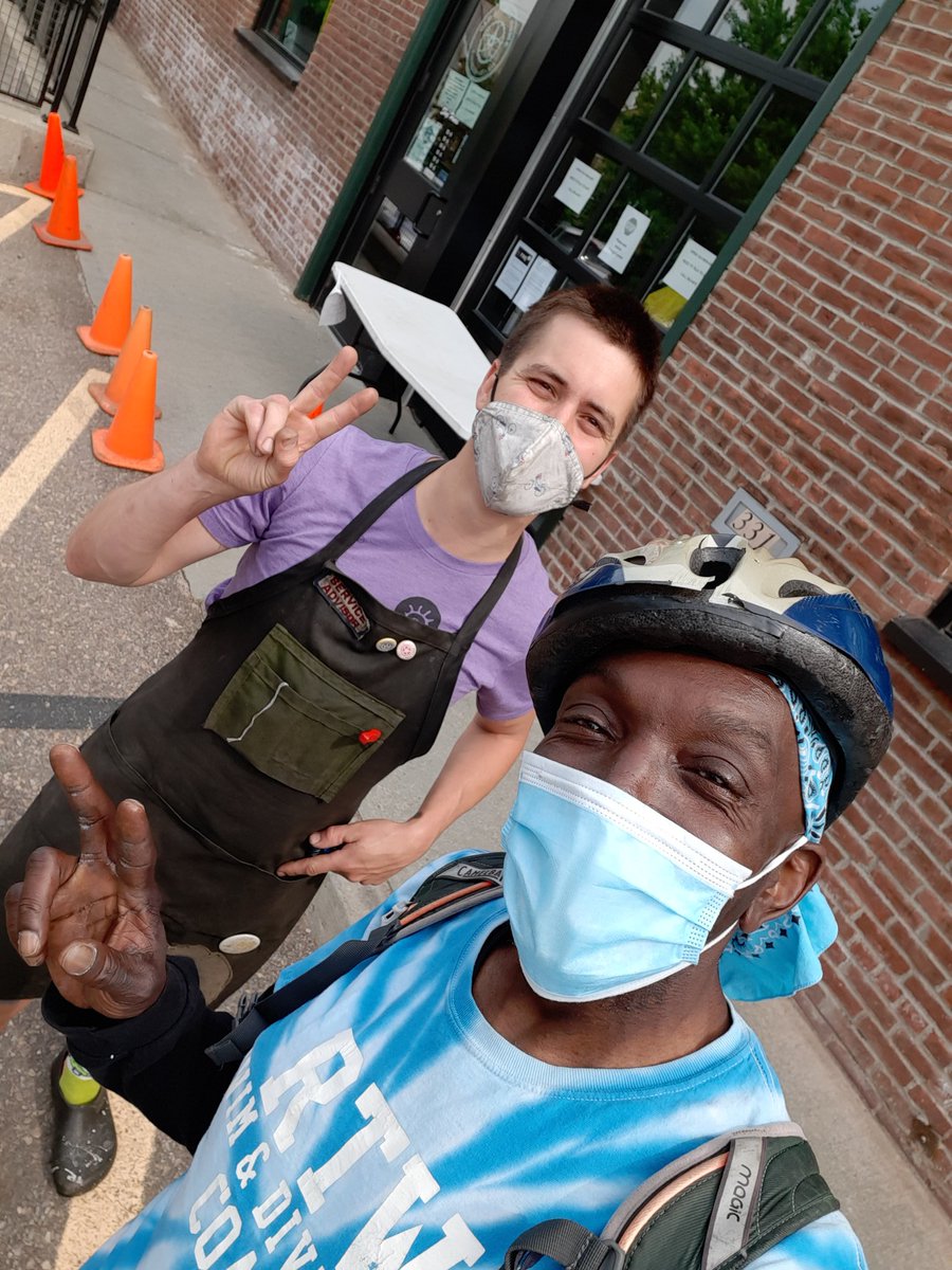 Darrell the Farmer🚶🏿 (@farmerdarrell) on Twitter photo <a href="/liamgriffin/">Liam Griffin</a> <a href="/Walmart/">Walmart</a> Daniel Hock, Extraordinário Mecânico de #Bicicletas🚲
#cycling <a href="/OldSpokesHomeVT/">Old Spokes Home</a> @pony_bvt <a href="/liamgriffin/">Liam Griffin</a> <a href="/Walmart/">Walmart</a> Daniel Hock, Extraordinário Mecânico de #Bicicletas🚲
#cycling <a href="/OldSpokesHomeVT/">Old Spokes Home</a> @pony_bvt