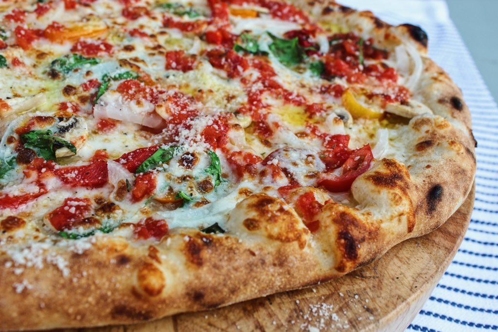 FortOrangeBrew's tweet photo. Friday we welcome back Bull and Basil Wood Fired Pizza from 5-8 pm. Enjoy on our outdoor patio or grab to go with your curbside order! ⠀
⠀
Expanded Hours starting this week!⠀
⠀
Thurs 4-8 pm⠀
Fri 3-8 pm⠀
Sat 1-8 pm⠀
Sun 1-5 pm⠀
⠀
#weareback #curbsidetogo #patioisopen https://t.co/9xmAOj5G21