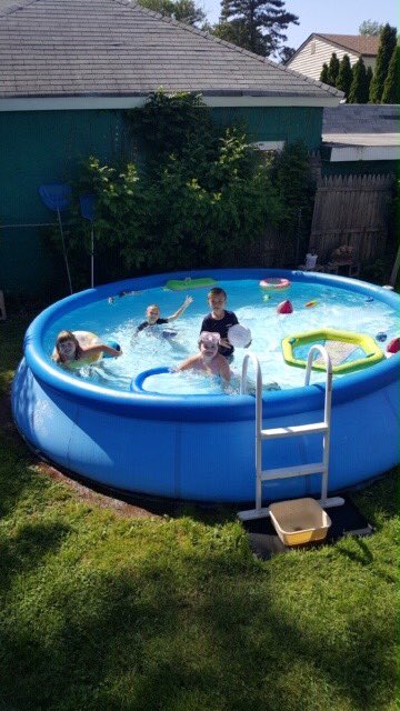 Ross Street friends staying cool.  #RSS11 ⁦<a href="/tammygiordano/">Tammy Giordano</a>⁩ #stayfit