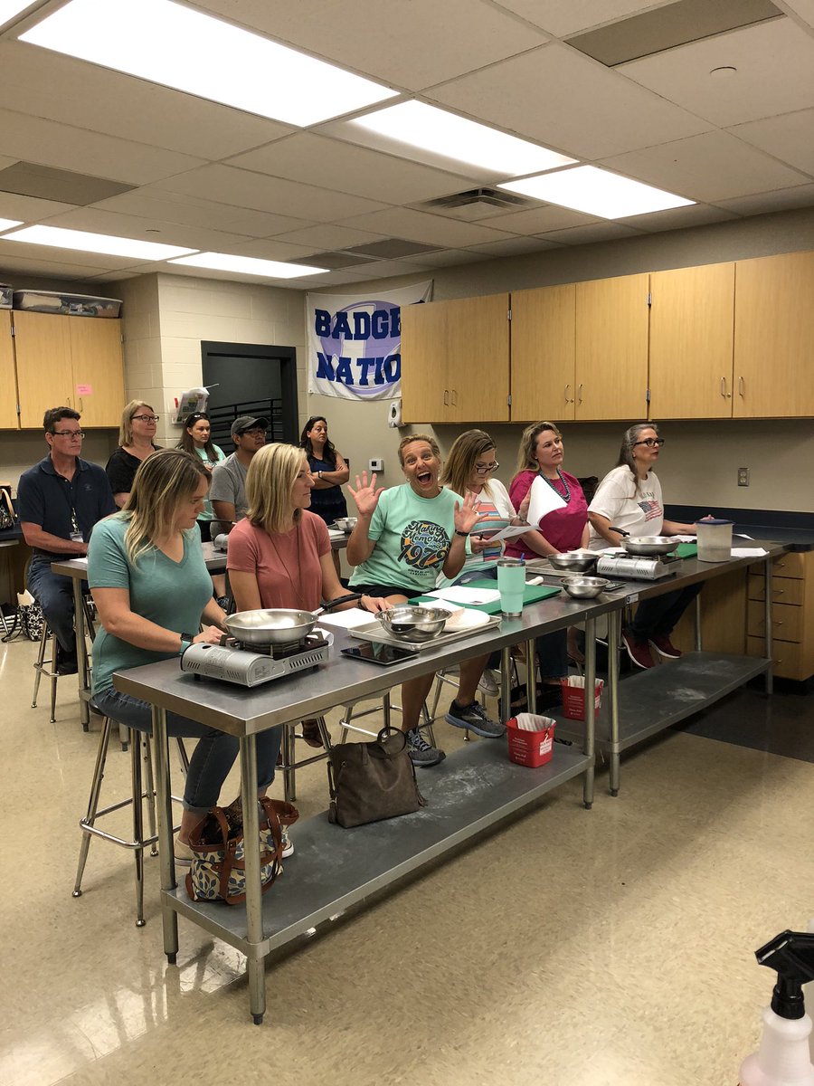 KevinBott's tweet image. Day 3 of June PD - it’s Wellness Wednesday! We’ve got “Art as a Brain Break,” “Teacher Wellness,” “The Chef is In,” “Change your Mindset,” and lots more! #LTXInspires #growthmindset