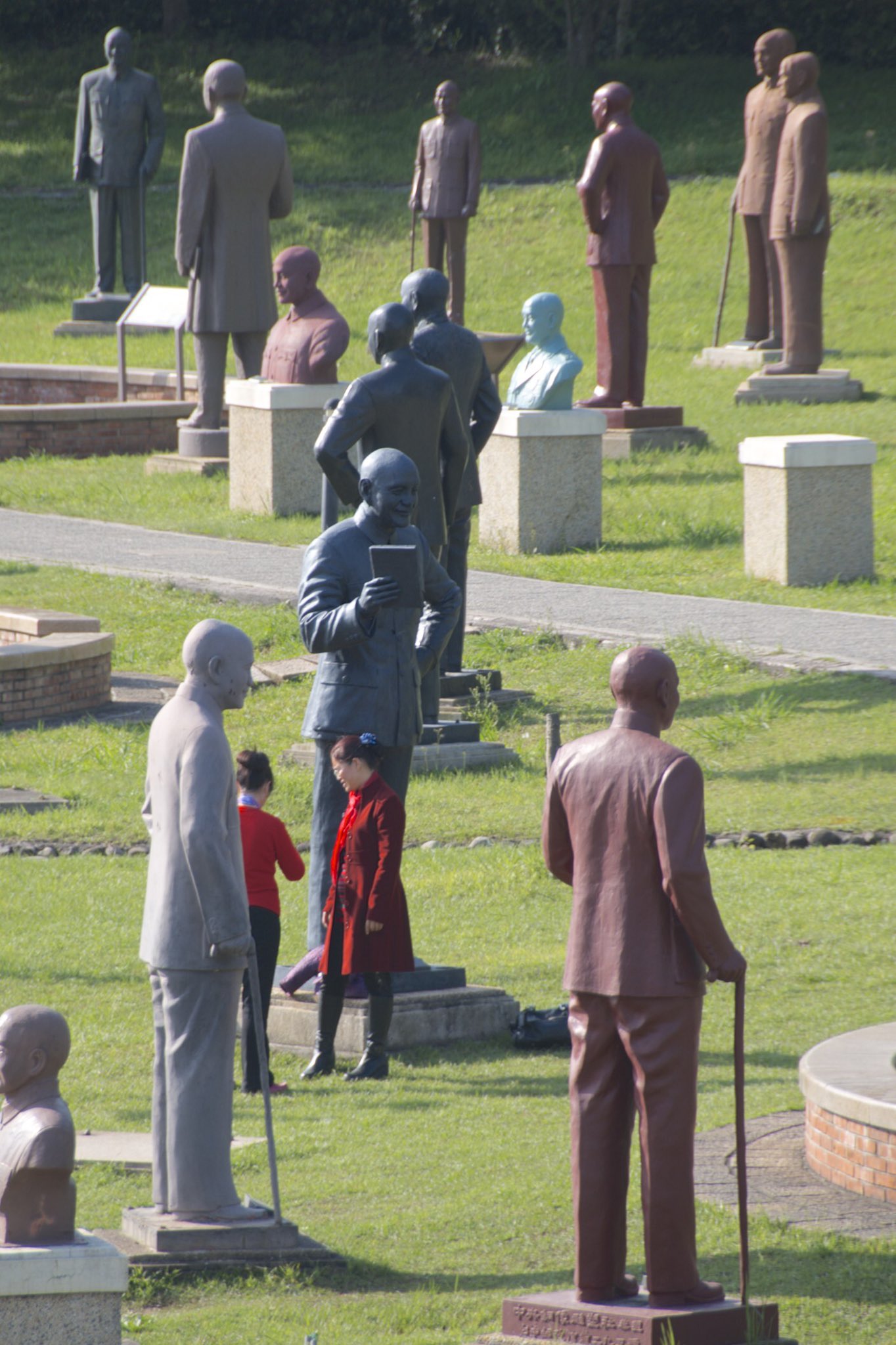 Olly Wainwright on X: "@edwinheathcote Or the surreal park of removed Chiang Kai-shek statues in Taiwan https://t.co/gz4MmAJKK3" / X