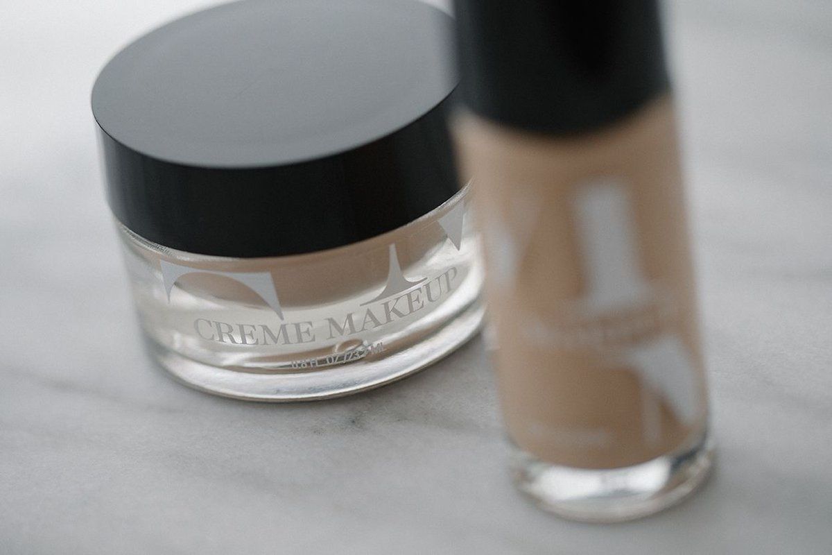 TopflightCorp's tweet photo. What makes stunning primary packaging even more perfect? Elegant secondary packaging and labels. Thinking through your entire on-shelf brand aesthetic is our business. Talk with our health and beauty expert today. https://t.co/eIBK3jXxFG https://t.co/ynVFkPOFac