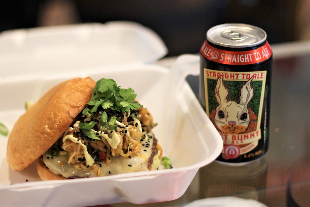 Hey HUNTSVILLE — Not quite ready to dine out yet? <a href="/StraightToAle/">Straight To Ale</a> still has you covered with your favorite pairings available for take out and curbside pick-up 🍔🍻
checkle.app.link/deal/1655375/-…

#dinehsv #hsv #huntsville #huntsvilleal #downtownhsv #downtownhuntsville #ihearthsv