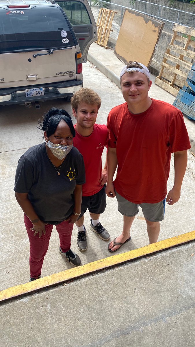 RockhurstHS's tweet photo. We received an awesome update about a group of Class of 2018 graduates working as "men for others" in our community! It was shared by a current parent.

Way to go, Class of 2018 members: Will Kanatzar, Dominic Ammatelli, Will Bartek, JJ Mayer, and KJ Connell! AMDG https://t.co/zHKd9zcl7R