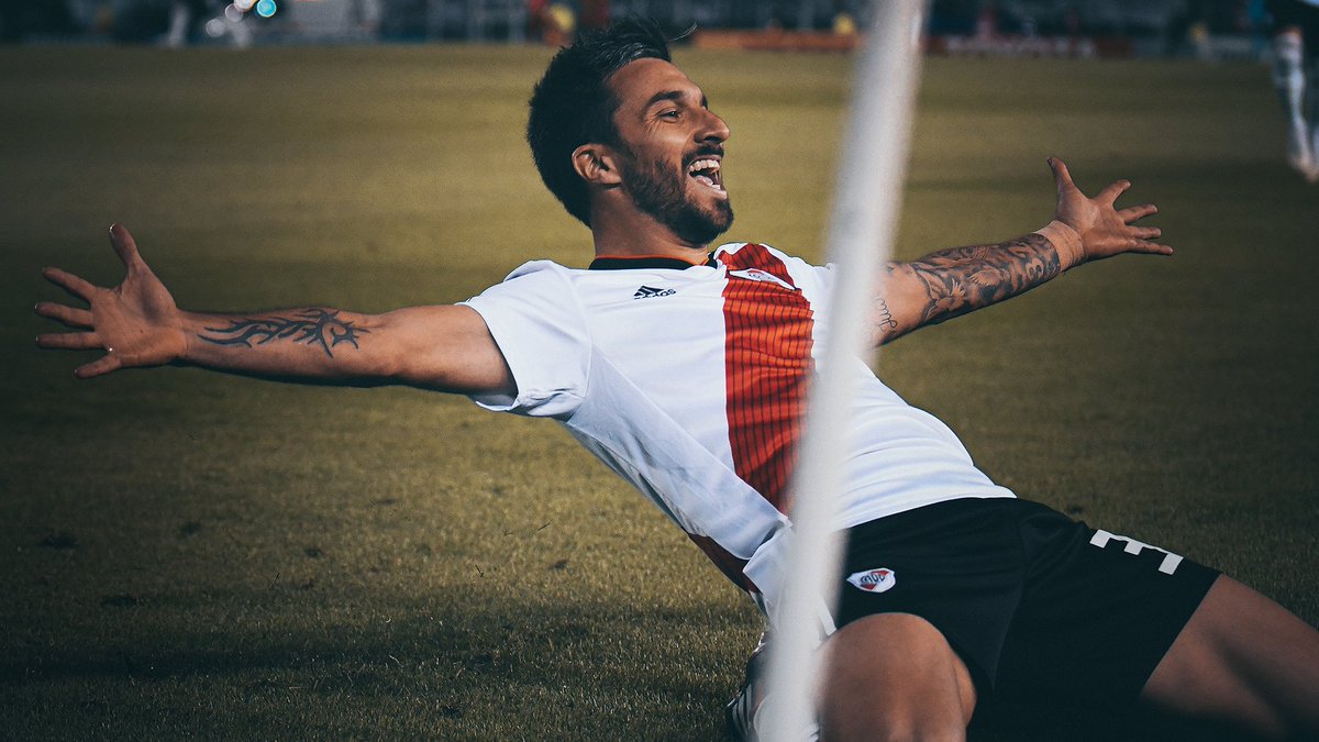 RiverPlate's tweet photo. La alegría de haber volado juntos. 3⃣2⃣⚡️ https://t.co/8SFEPCV2hU