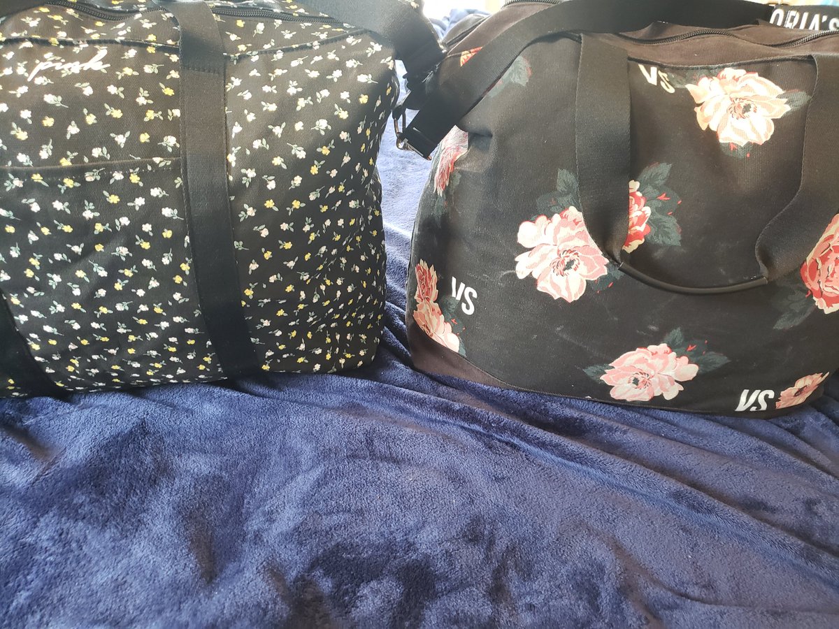 dm_rubi2's tweet image. How you know you are used to tiny space living: all of your clothes fit into a couple of weekender bags