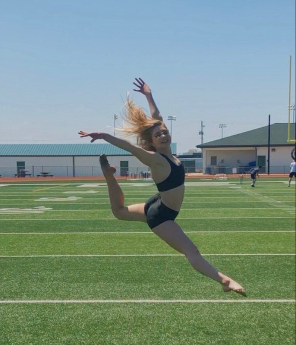 Up next, meet Veteran member, Ciara! Ciara comes from DeSoto High School and Academy of the Arts. She is looking forward to meeting the team in person, creating bonds with them and hopefully ending the season with nationals! We are so excited to have you back this year Ciara! 💛