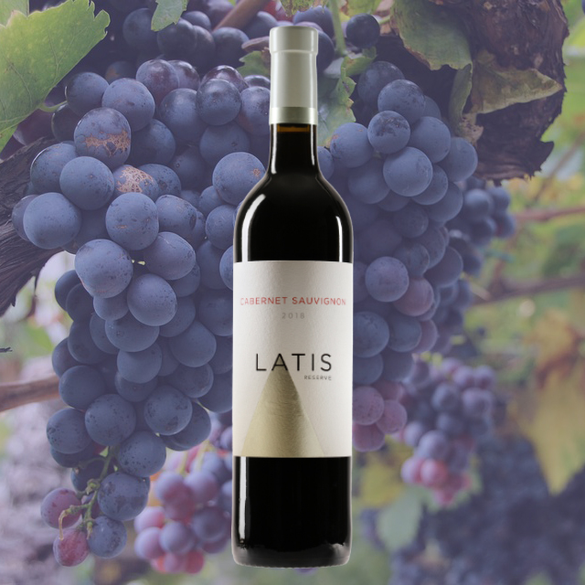 🇬🇧 Our Cabernet Sauvignon, the newest addition to our range, is an easy drinking wine with a lovely length and fresh notes of green pepper 🍷🍇
🇫🇷 Notre Cabernet Sauvignon, un nouveau vin dans notre gamme, a une belle longueur avec des notes de poivre vert 🍷🍇
#WineWednesday
