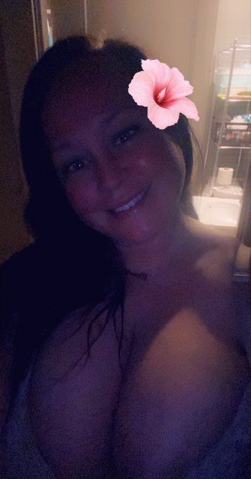 A few late night pics. I got a little too much sun and woke up puking today but before that I was feeling